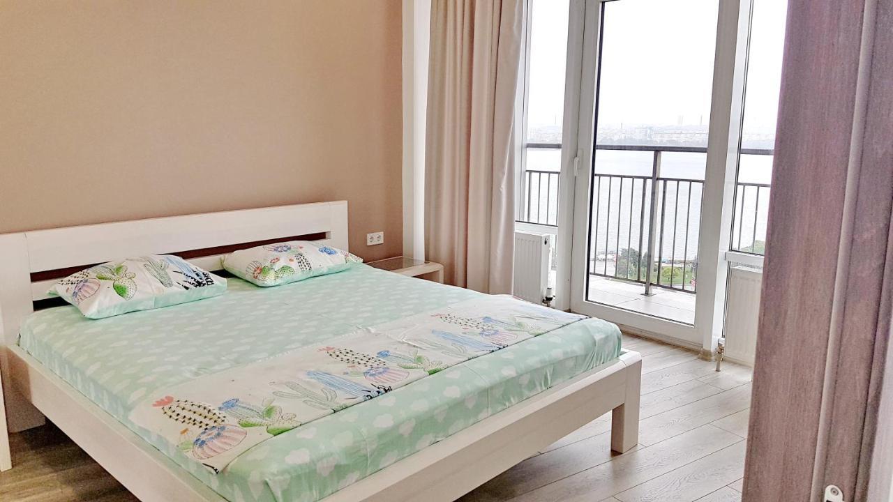 Most City Apart-Hotel Dnipro Esterno foto