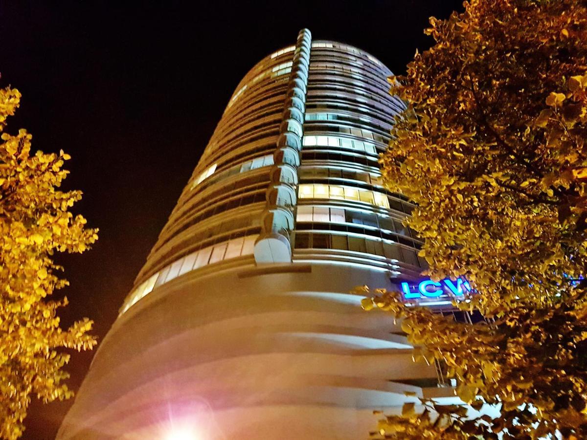 Most City Apart-Hotel Dnipro Esterno foto
